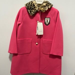 Girls Gucci Coat, it’s a Barbie pink color coat. has cheetah print on the collar